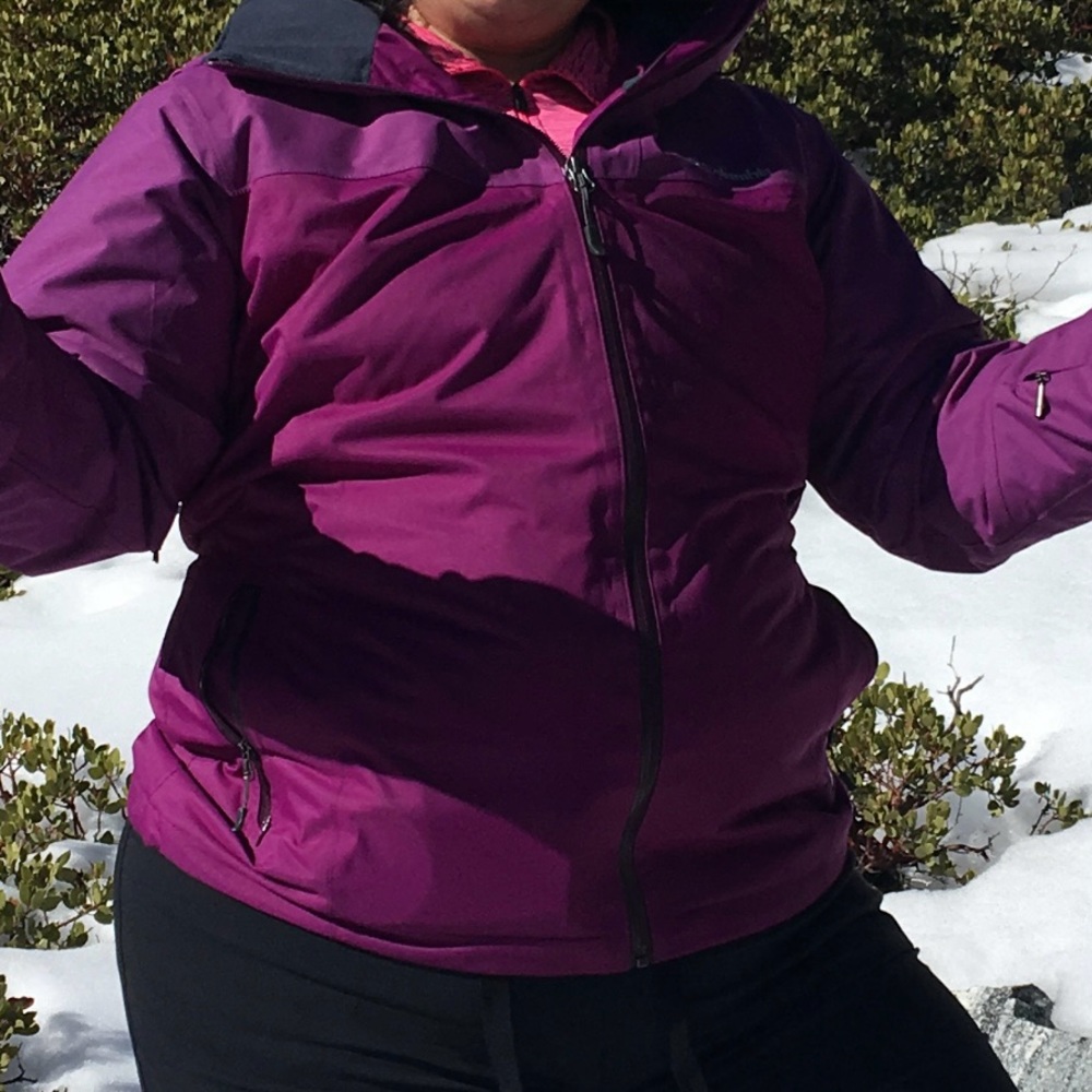 Columbia jacket with Omni heat and omni technology perfect for outdoors winter.